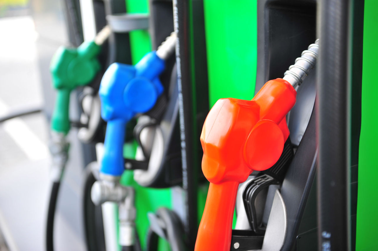 НАРЭ: Бензин и дизель в Молдове дорожают на фоне роста мировых цен на нефть.