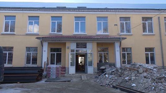 В теоретическом лицее Андрея Вартика в Яловенах продолжается ремонт.