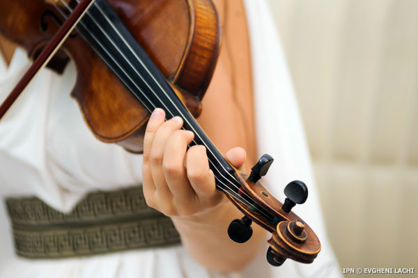 Скрипачка Лия Русу была выбрана среди 900 кандидатов из 98 стран.