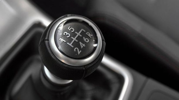 Primul producător care ar putea renunţa la transmisiile manuale