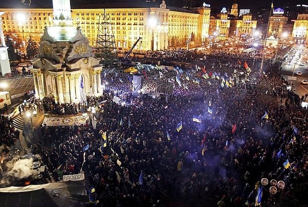 "С учетом, что на 1 м кв. в зимний период (использование зимней одежды ) может разместиться только 2 человека, упомянутая выше территория".