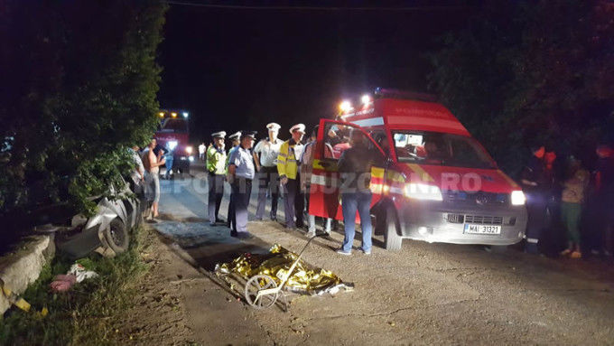 O tânără de 18 ani a murit la o nuntă, în Buzău, după ce a furat mireasa. 