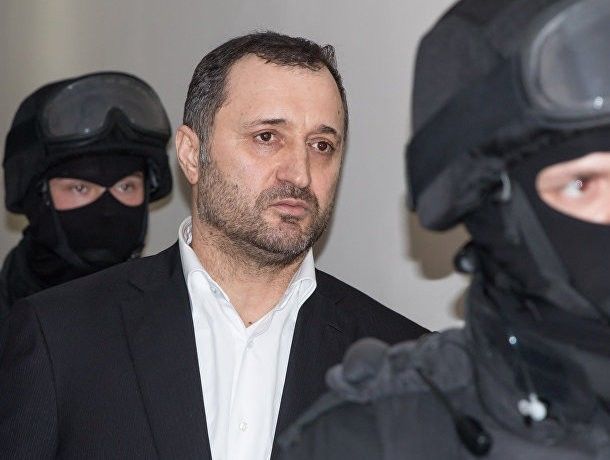 Судья Валентина Гарабаджиу взяла решила воздержаться от слушаний по второму делу, открытому против Влада Филата.