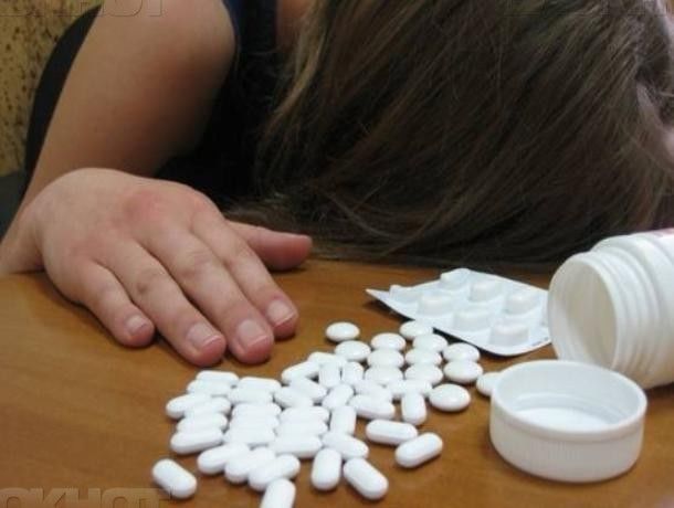 14-летняя девочка наглоталась таблеток и скончалась в больнице Кишинева.