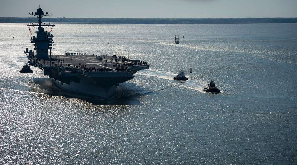 США перемещают авианосную ударную группу на Ближний Восток на фоне ситуации в Иране.