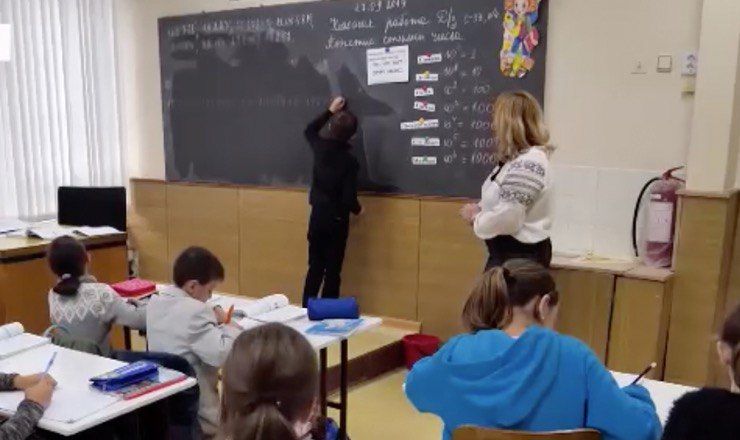 В молдавских лицеях, школах и детсадах не хватает преподавателей и воспитателей.