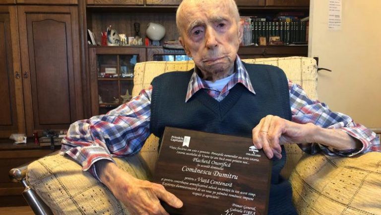 Думитру Комэнеску в возрасте 111 лет и 7 месяцев стал самым старым мужчиной на планете.