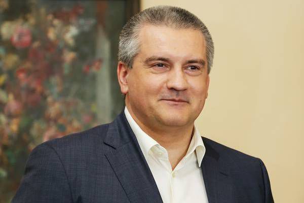 Аксенов: Земли звездам готовы выдавать бесплатно.