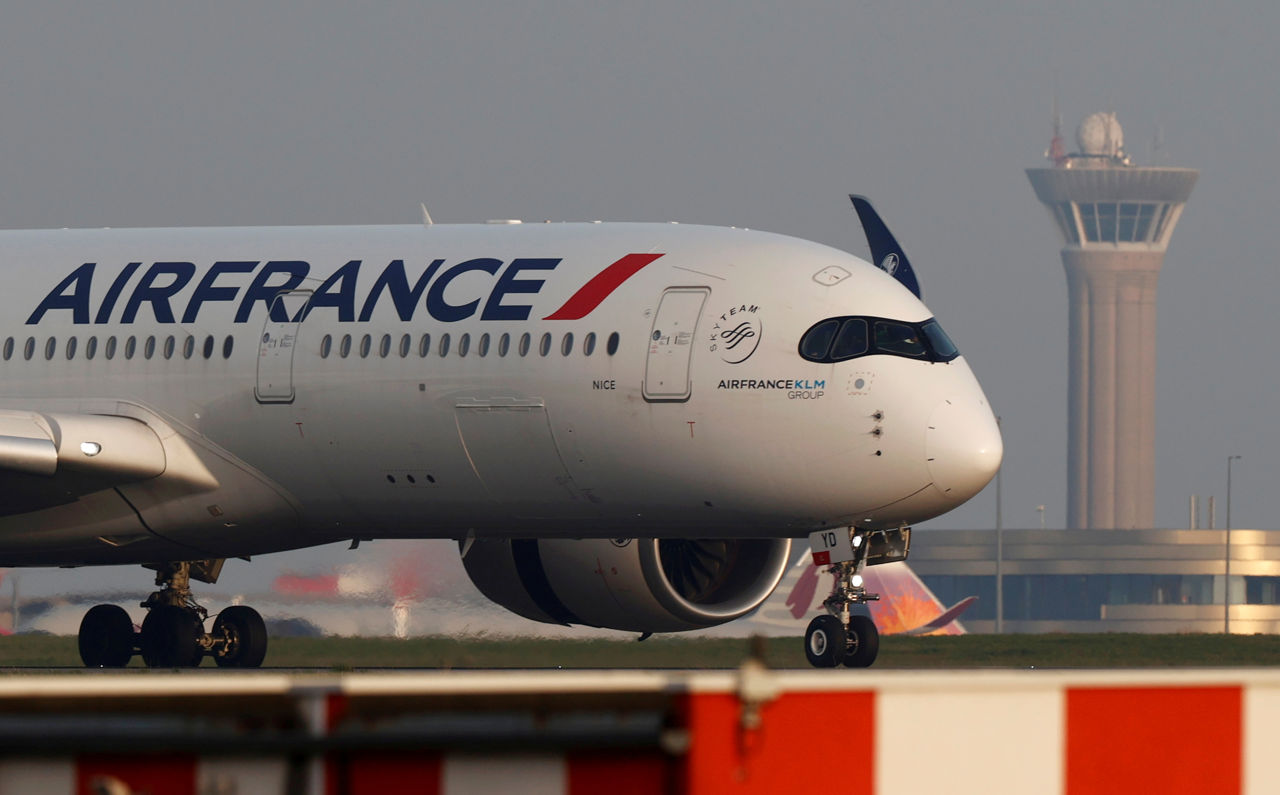 Air France расследует, как ее самолет пролетел над Ираком во время атаки Ирана на Израиль.