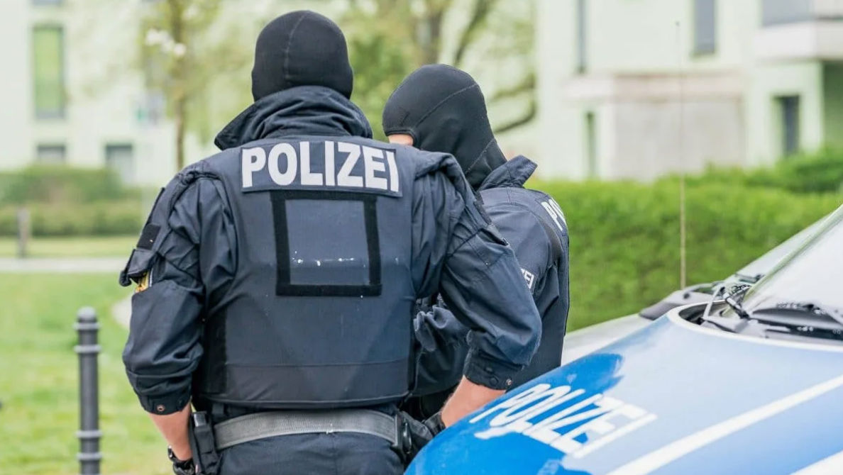 La Berlin este căutat un bărbat neidentificat care a lăsat o geantă cu explozibil în gara.
