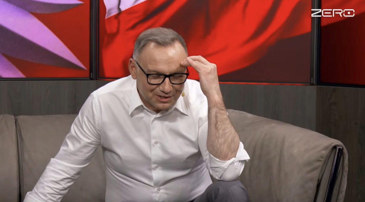 Президент Польши назвал абсурдной ситуацию, когда в Украине его встречали люди с «бандеровскими повязками».