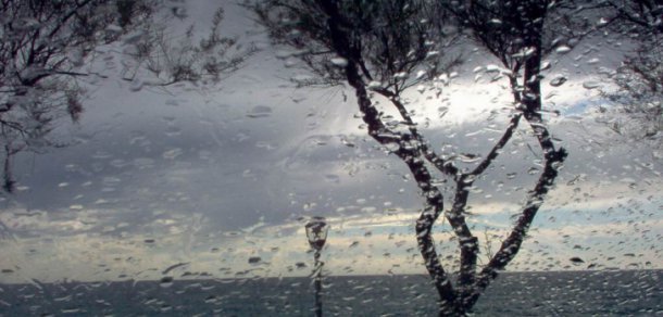 Administraţia Naţională de Meteorologie a emis o avertizare meteo cod portocaliu, valabilă de miercuri, de la ora 16.00, până joi, la ora 02.00.