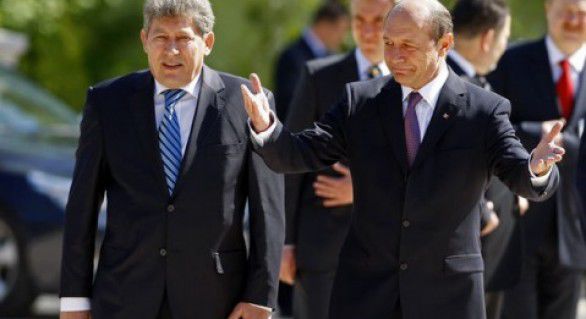 Traian Băsescu a precizat că „soluţia corectă pentru ca Republica Moldova să atingă visul european este unirea cu România”.