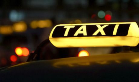 Agenţii economici ce prestează servicii de taxi continuă să activeze în economia tenebră.
