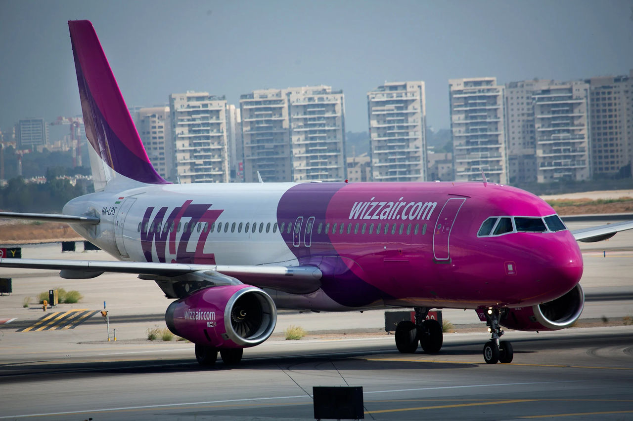 Wizz Air предупредила, что перелёты могут подорожать из-за новых правил ЕС о бесплатной ручной клади.