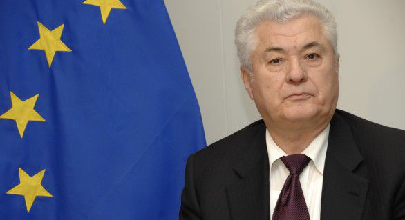 Potrivit lui Voronin, actuala guvernare încearcă să sărăcească moldovenii pentru a putea fi mai ușor „manipulați și cumpărați”.