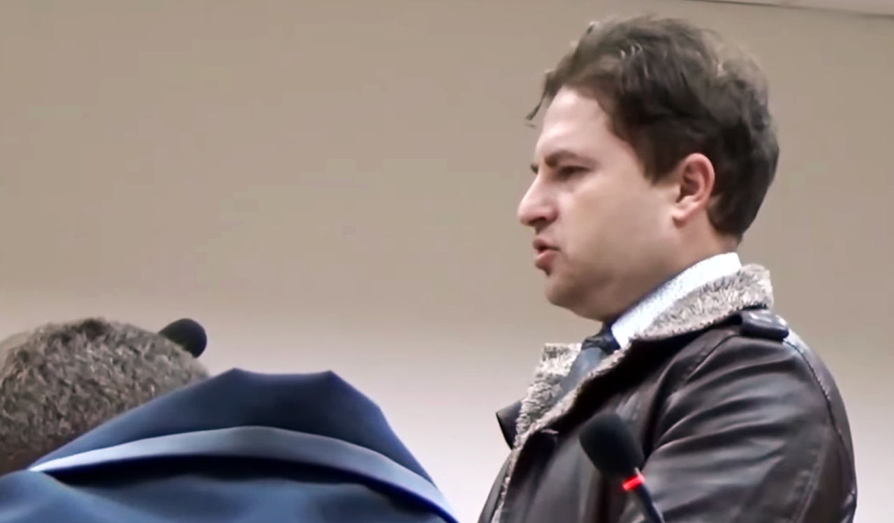 Двум адвокатам из Ниспорен, осужденным за торговлю влиянием, разрешили работать в системе.