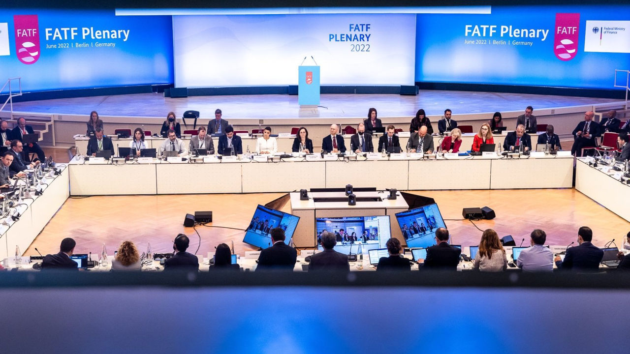 Россию исключили из руководящих органов FATF и могут внести в "черный список".