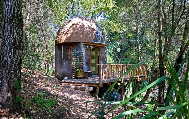 Самое популярное жилье Airbnb - хижина в виде гриба.