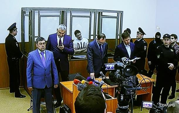 Вынесший приговор Савченко судья лишился работы.