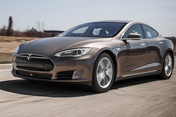 Электромобили Tesla ожидает «железное» обновление.