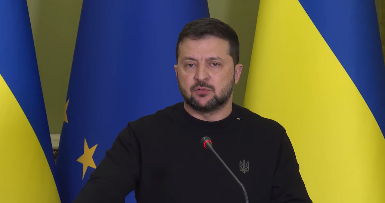 Зеленский опроверг информацию о переговорах с РФ: Никто не давит на меня.