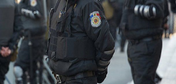 Persoana reținută este şeful adjunct al Serviciului achiziţii şi logistică al IGP, Vitalie Postovan. Foto: arena.md