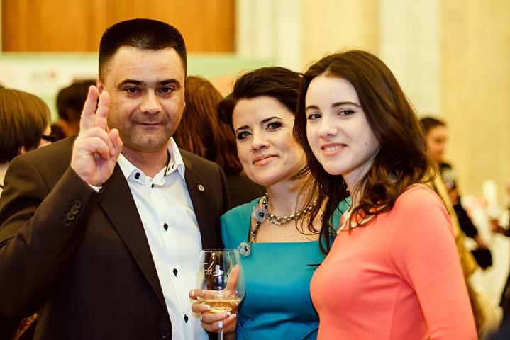 Короткий недельный отпуск в середине августа министр посвятил обустройству дочки на новом месте. Фото: facebook.com