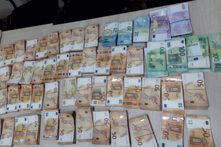В казну Молдовы уходят €440 тыс: два украинца на 9 лет сядут в тюрьму.