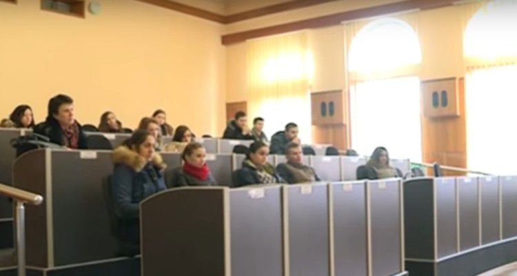 Студентам вначале рассказали о структуре и содержании деятельности мэрии.