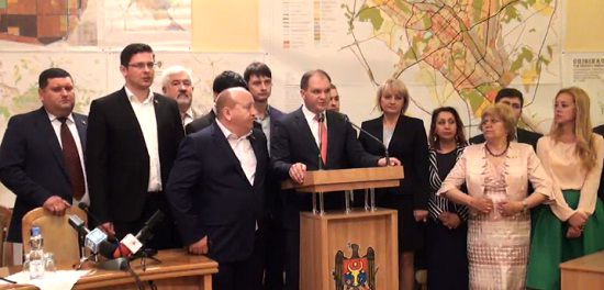 Fracțiunea Partidului Socialiștilor din Consiliul Municipal Chișinău a pregătit un proiect de decizie privind declanșarea referendumului de demitere a primarului general Dorin Chirtoacă.