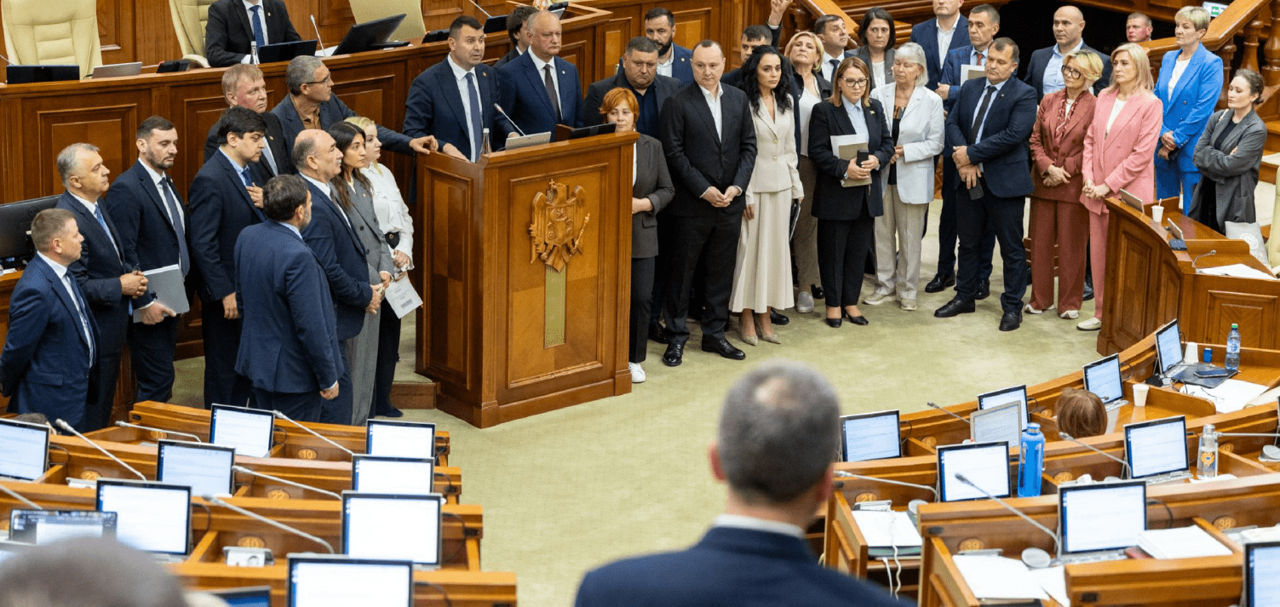 Promo-LEX: Sancțiunile împotriva deputaților trebuie aplicate fără discriminare.