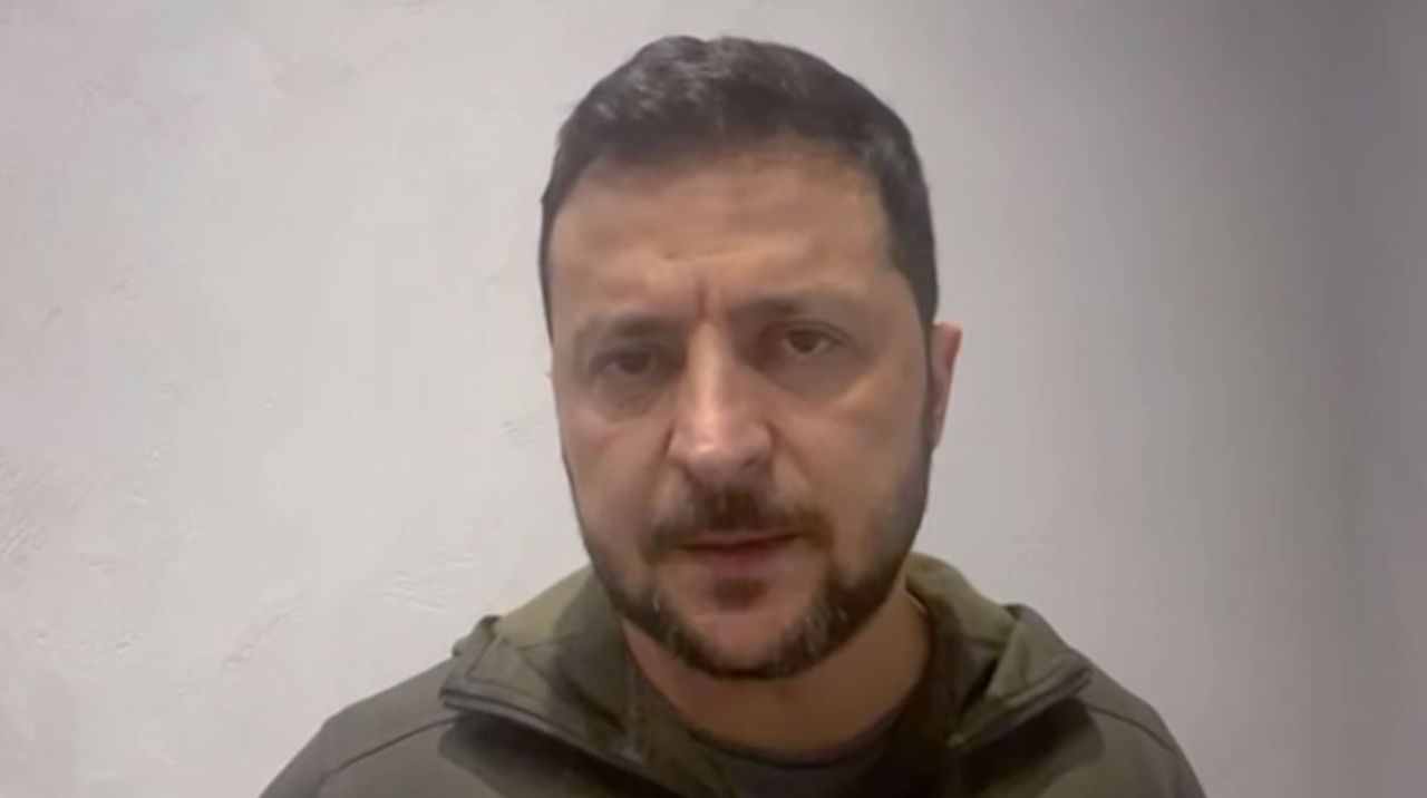 Зеленский попросил Столтенберга срочно созвать Совет Украина-НАТО.