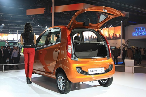 Tata Nano разгоняется за 33 секунды. Зато разгон до городских 60 км/ч составляет приемлемые 10 секунд.
