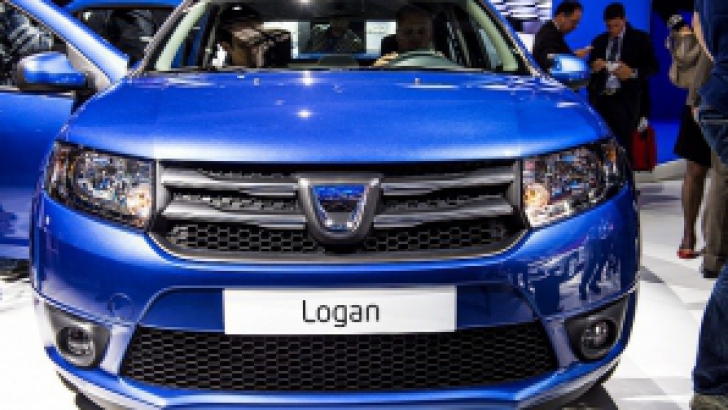 Compania Dacia a fost preluată de Renault în anul 1999. Relansată în 2004 cu modelul Logan, Dacia a devenit un jucător de notorietate pe piaţa auto europeană.