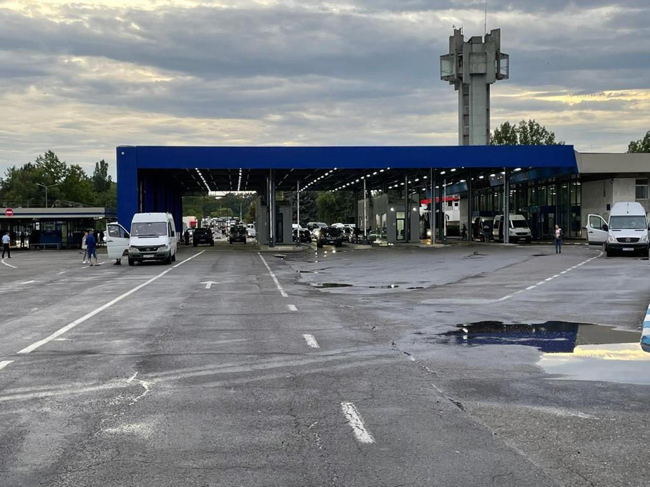 КПП в Леушенах прерывает работу до 13:00 из-за замены кабелей.