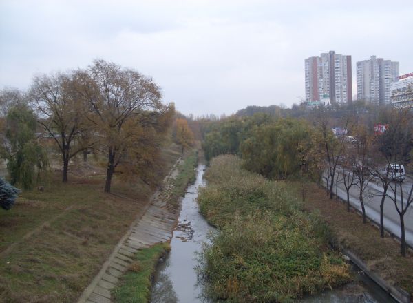 O femeie fara adapost a fost gasita moarta, pe malul raului Bic, in sectorul Buiucani. Foto: protv.md