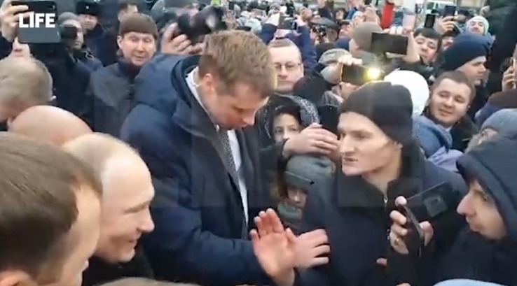  Путин в ходе общения с жителями Санкт-Петербурга посоветовал не зацикливаться на Украине.
