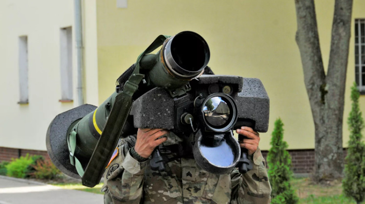 Киев рассчитывает, что США продолжат поставки вооружения на Украину.