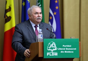 Председатель ЛДПМ призвал полицию "защищать народ, а не узурпаторов".