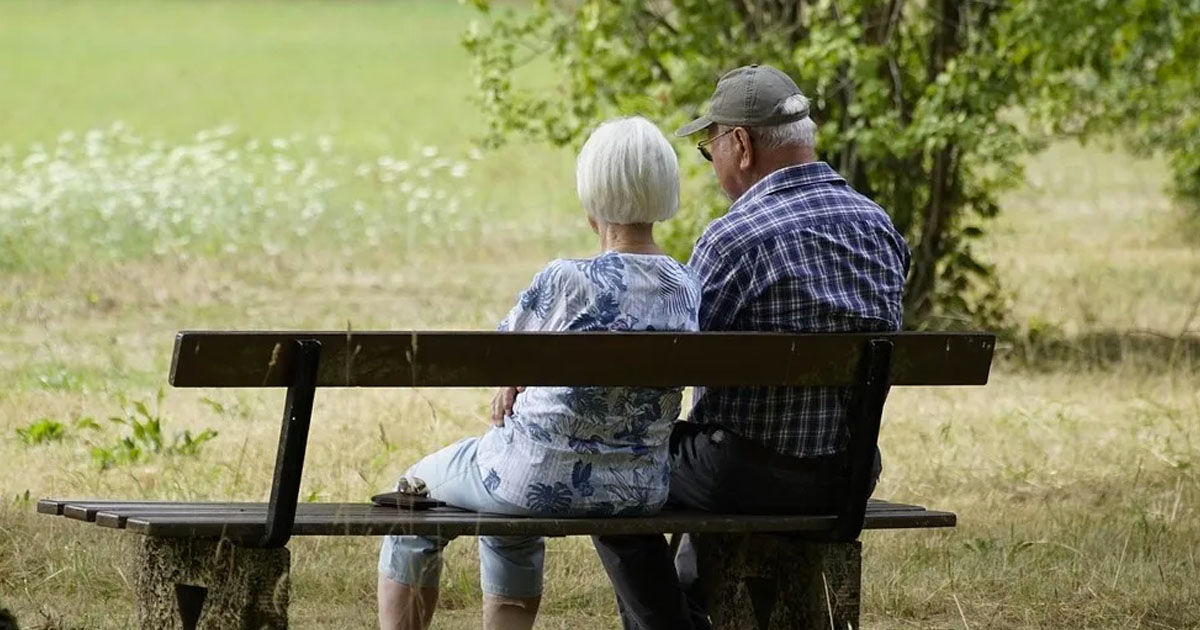 Cum unii oameni își păstrează mintea limpede la 80 de ani.