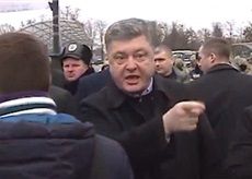 Петр Порошенко пригрозил попавшим под сокращение сотрудникам аэропорта Борисполя.