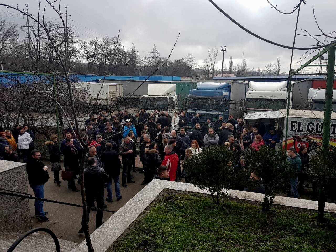 Таможенные брокеры вышли на акцию протеста.