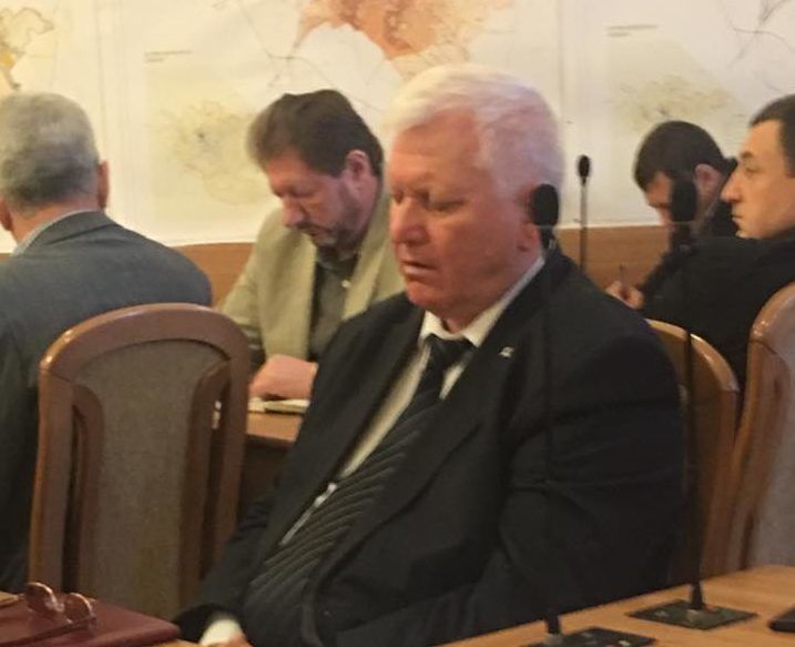 Discuțiile de la ședința Primăriei l-au adormit la propriu pe un şef