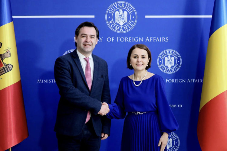 Министр иностранных дел Румынии Луминица Одобеску провела пресс-конференцию с Нику Попеску.