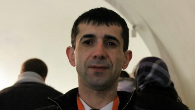 Un bărbat de 38 de ani este suspectat că ar fi vândut pachete turistice, iar după ce a pus mâna pe banii pentru serviciile sale, nu le-a mai onorat. FOTO: politia.gov.md