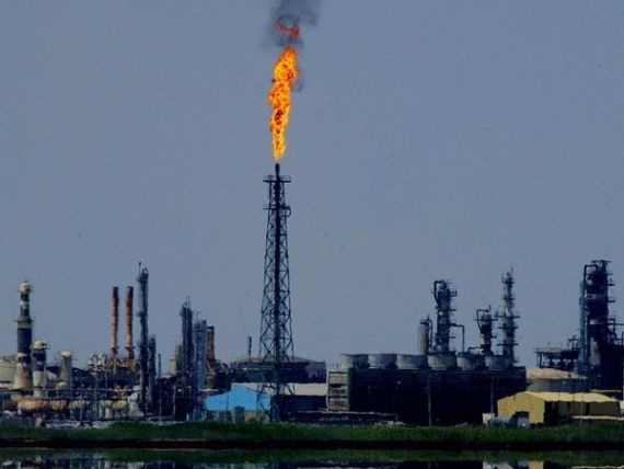 Potrivit analistilor, intevievati de Reuters, pretul petrolului ar putea scadea la 60 de dolari pe baril daca membrii OPEC nu vor conveni reducerea semnificativa a productiei, la reuniunea de la Viena.
