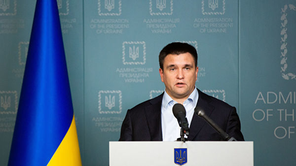 Климкин заявил, что российские власти специально переселяют десятки тысяч граждан на территорию Крыма.