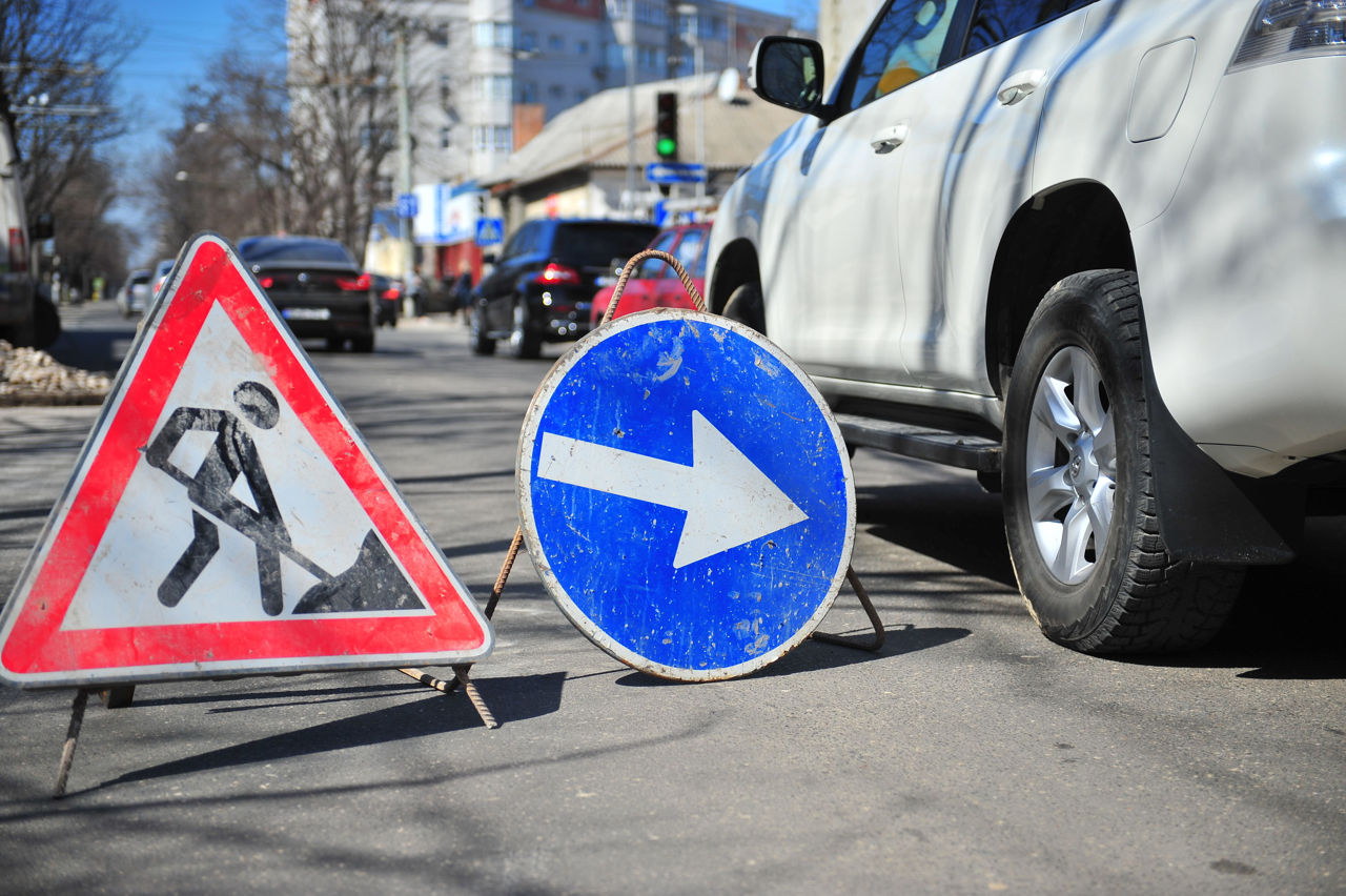 Trafic restricționat temporar pe strada Mesager din cauza unor lucrări.