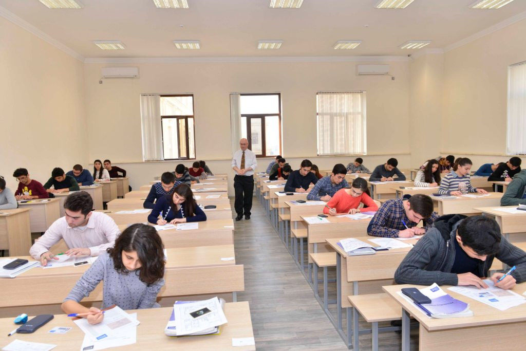 Более 87% выпускников лицеев сдали экзамены на степень бакалавра.